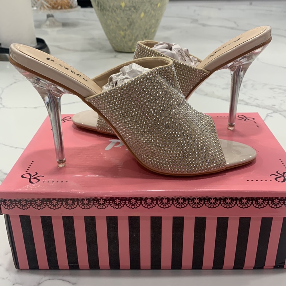 New With Tags Puzzle Women’s Tierra Bling Mule Lucent Stiletto’s Size 9.
